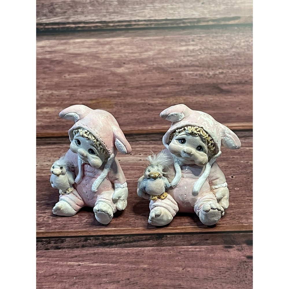 Vtg 2- DREAMSICLES Figurine Cherub Angel Pink Hunny Bunny Cockatoo Feather